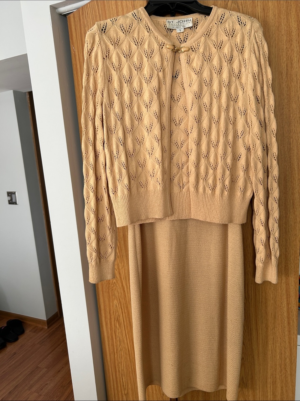 St. John Collection Cream Midi Dress with Black Trim dress size 10 sweater small